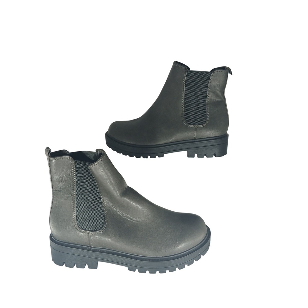 UNR8ED Chelsea Boots 8M Gray Lug Sole Ankle Platform Goth Grunge Minimalist